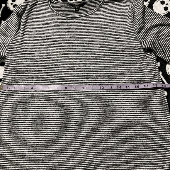 BANANA REPUBLIC Black white striped thin knit top ~ Stretchy MEDIUM LARGE tee - Picture 7 of 11